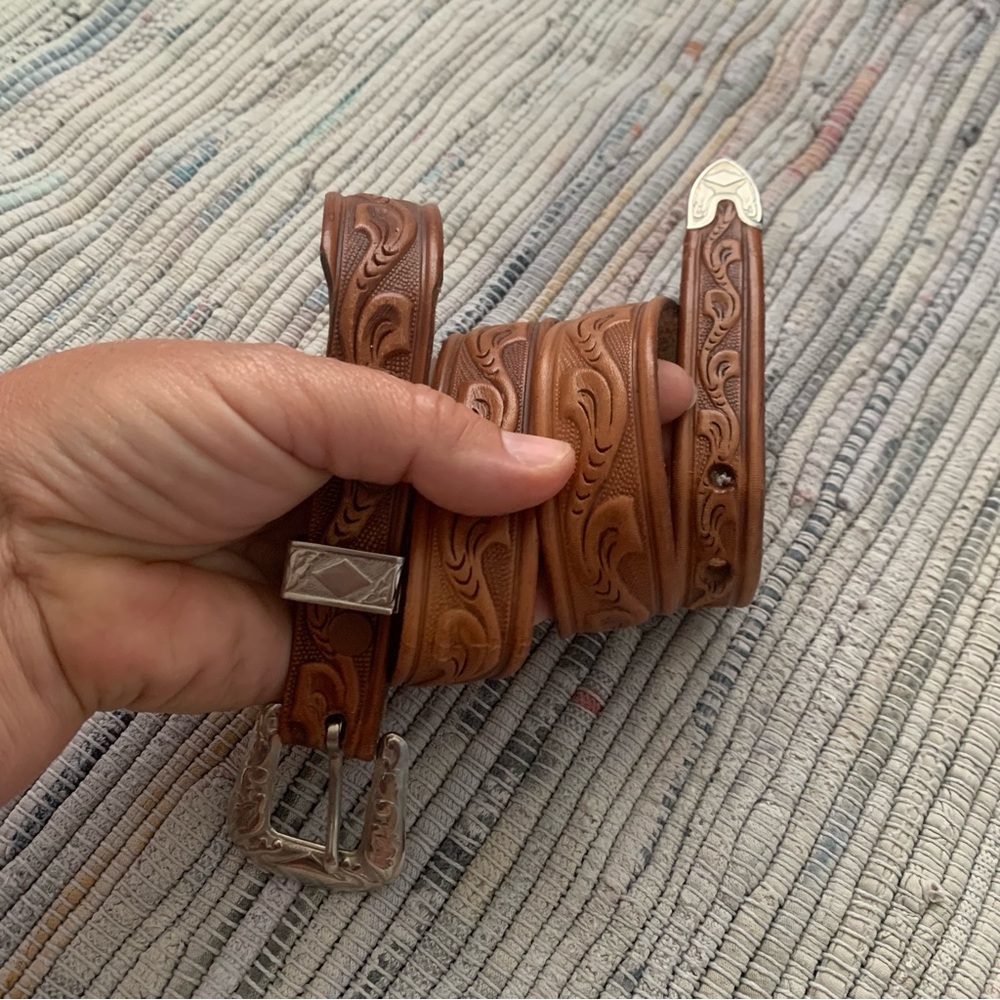 Vintage Hand Tooled Floral Filagree Embossed Genuine Brown Leather Western Belt